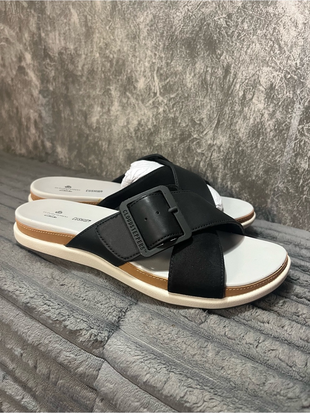 Clark’s Black Crossband Slide Sandals with White Footbed new